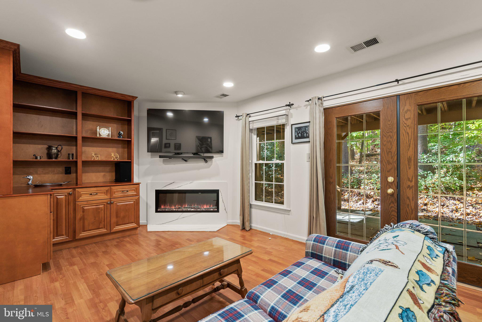 TIMBERLAWN - Residential