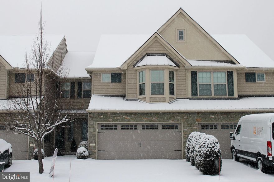 Gorgeous Townhouse with beautiful hand scraped engineered wood floors in living room and upstairs bedrooms.  Master bedroom with sitting area and bump out window offers spacious walk in closet plus soaking tub and separate shower. Move in and enjoy easy living with no snow or grass to worry about.  Easy access to PA Turnpike, 222, 272, and 897.
