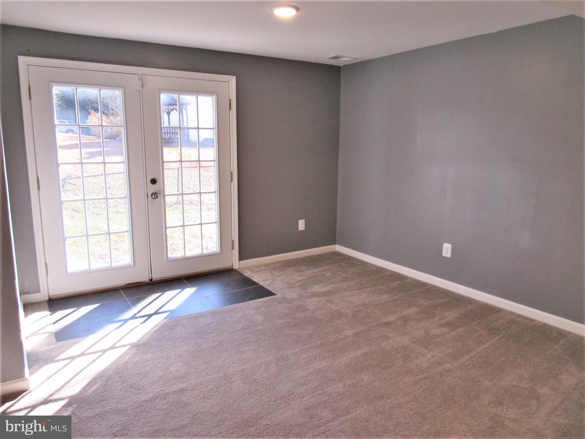 STRAWBERRY HILL - Residential Lease