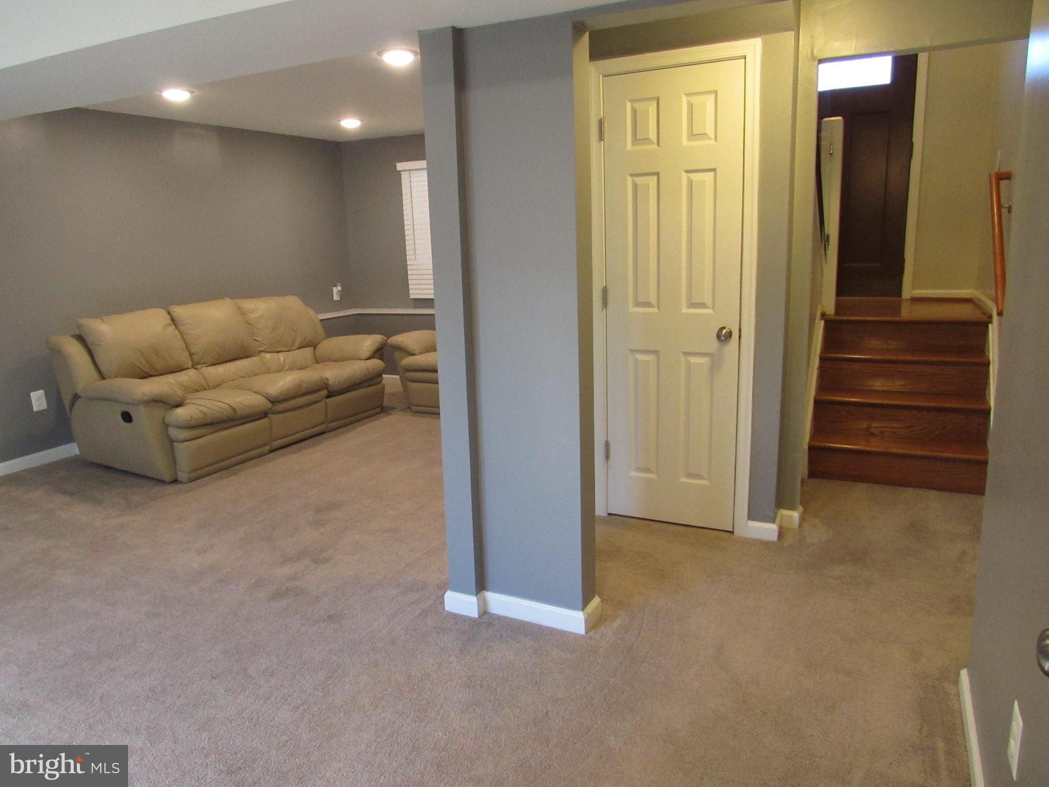 STRAWBERRY HILL - Residential Lease