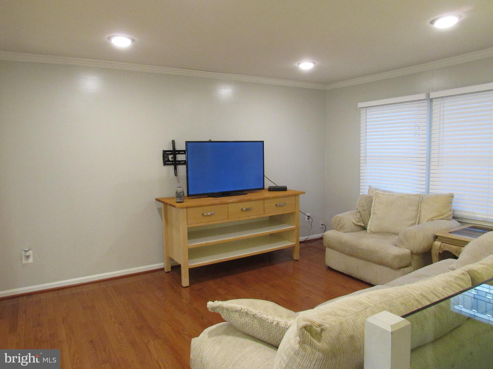 STRAWBERRY HILL - Residential Lease