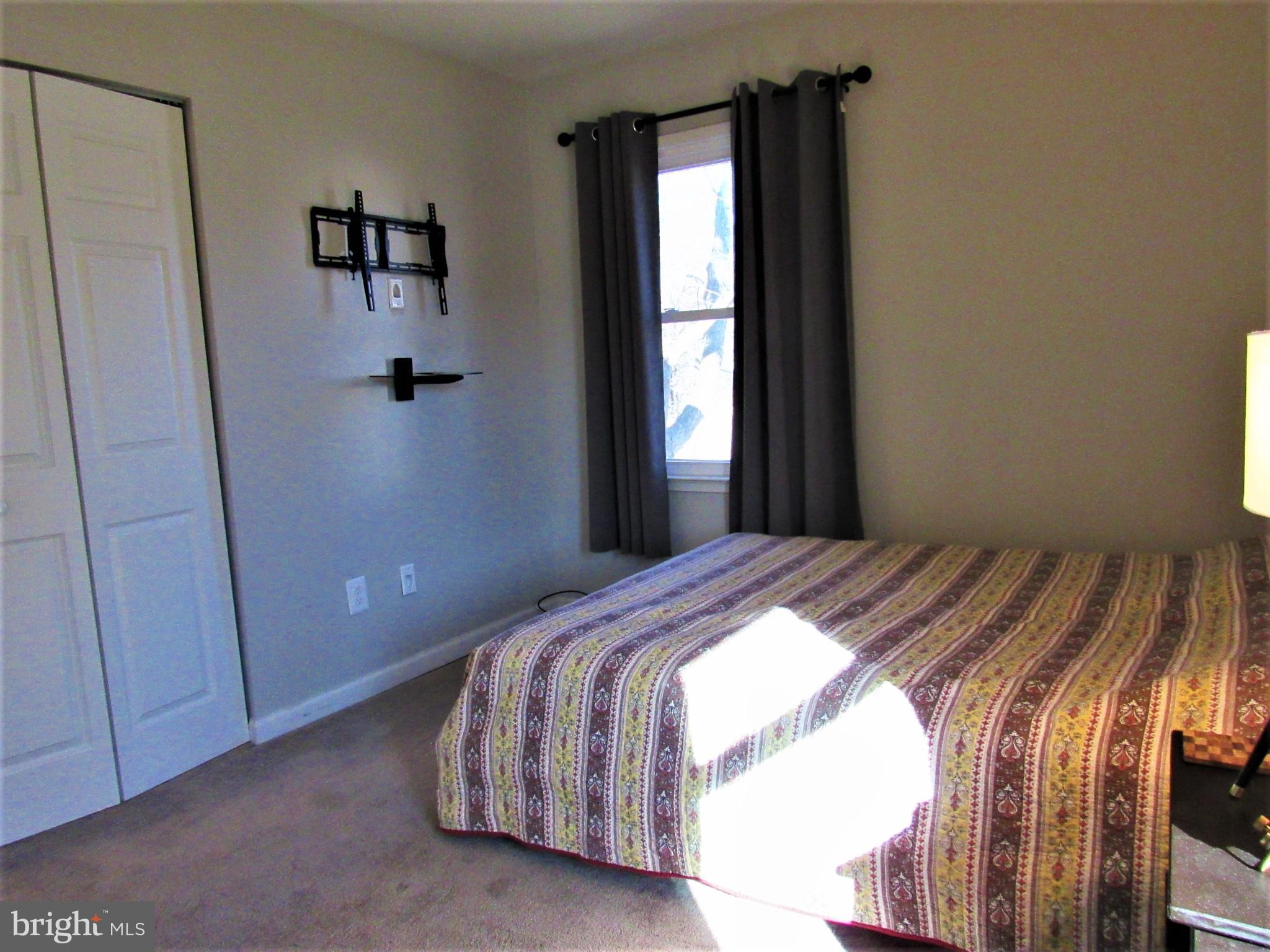 STRAWBERRY HILL - Residential Lease