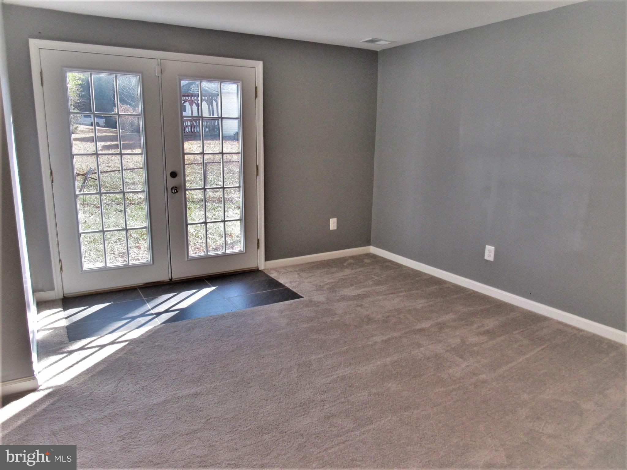 STRAWBERRY HILL - Residential Lease