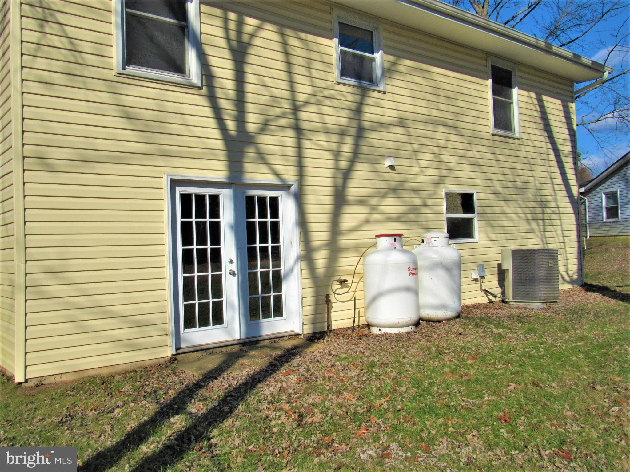 STRAWBERRY HILL - Residential Lease