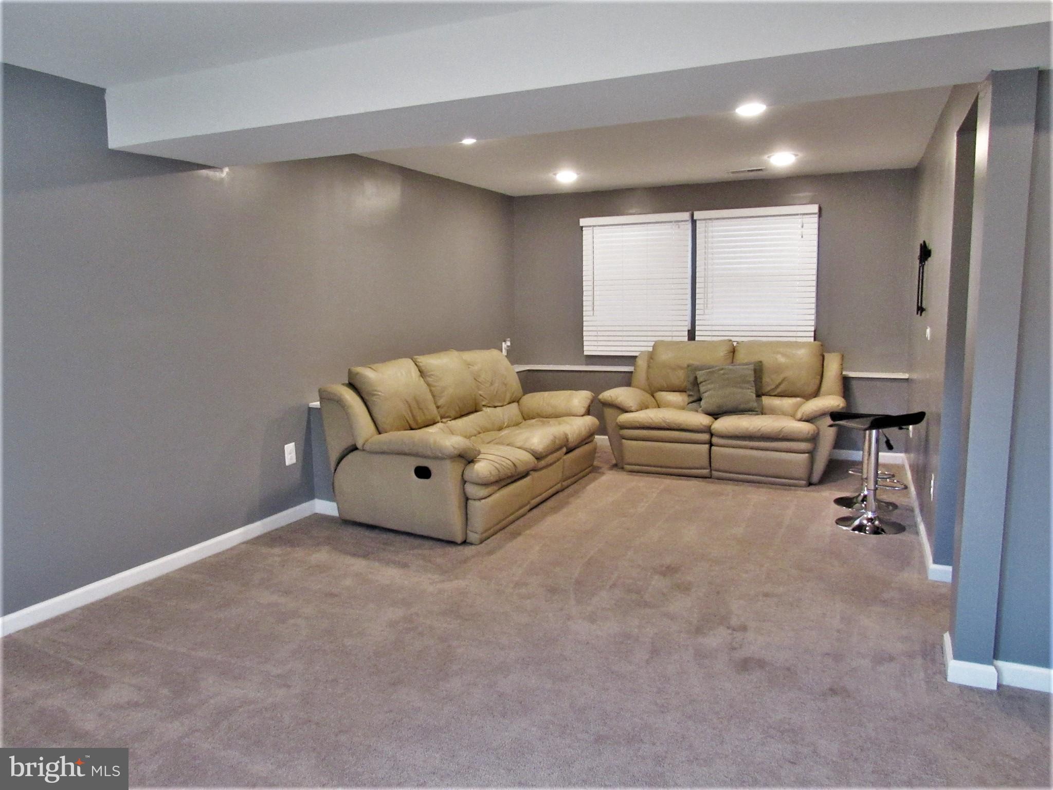 STRAWBERRY HILL - Residential Lease