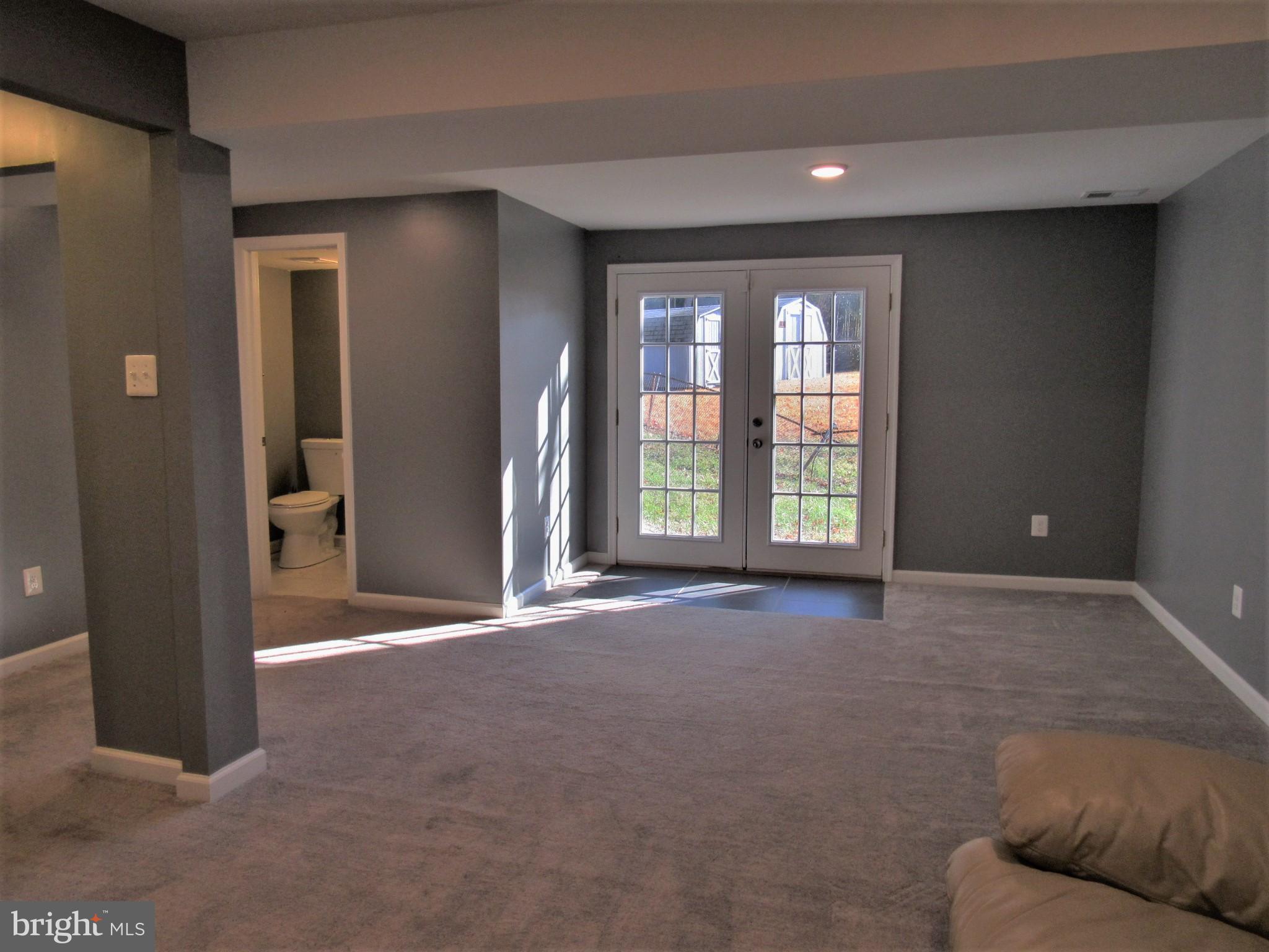 STRAWBERRY HILL - Residential Lease