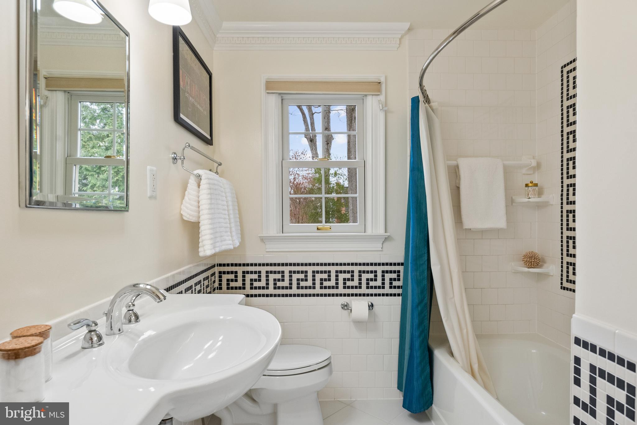 WAYNEWOOD - Residential