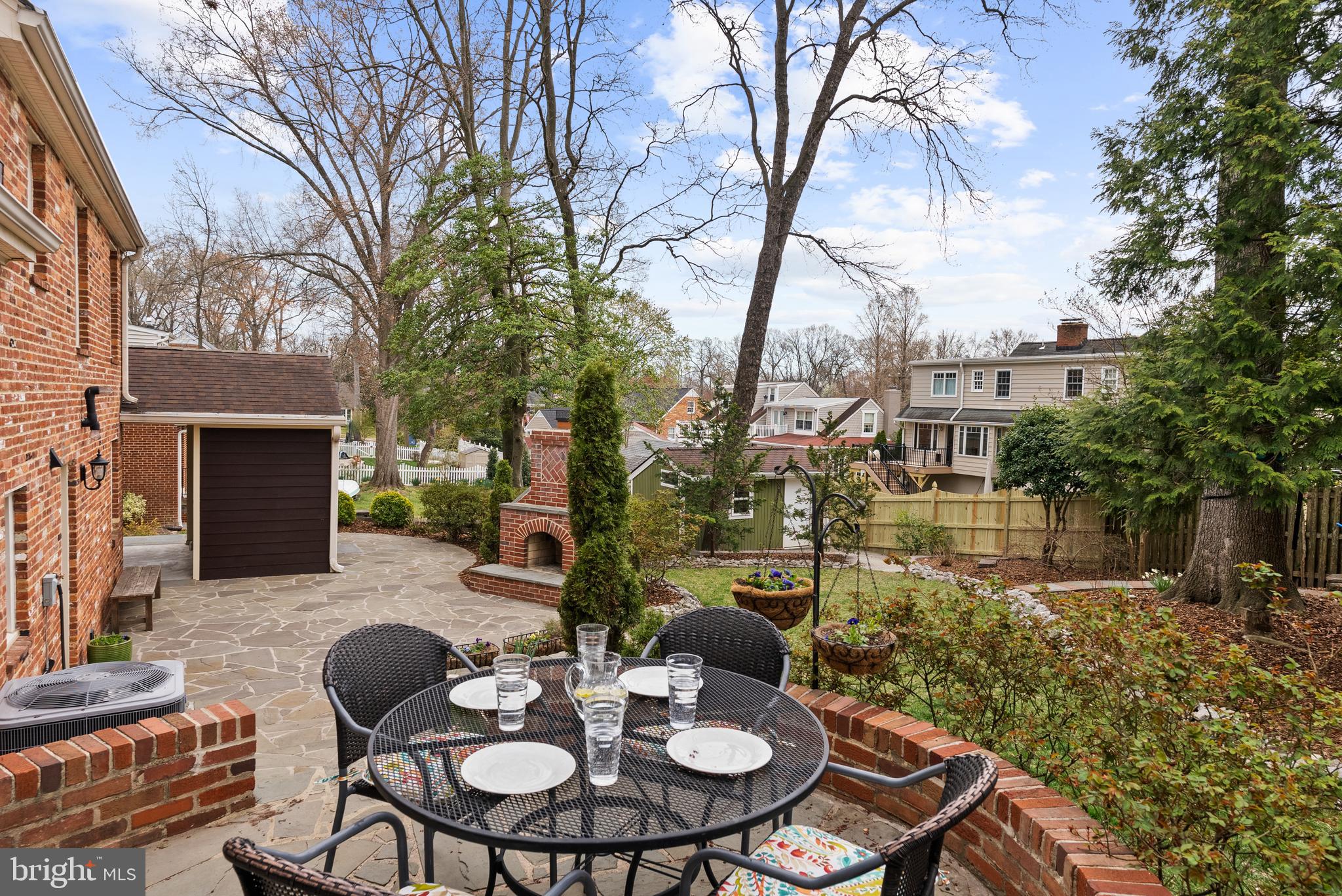 WAYNEWOOD - Residential