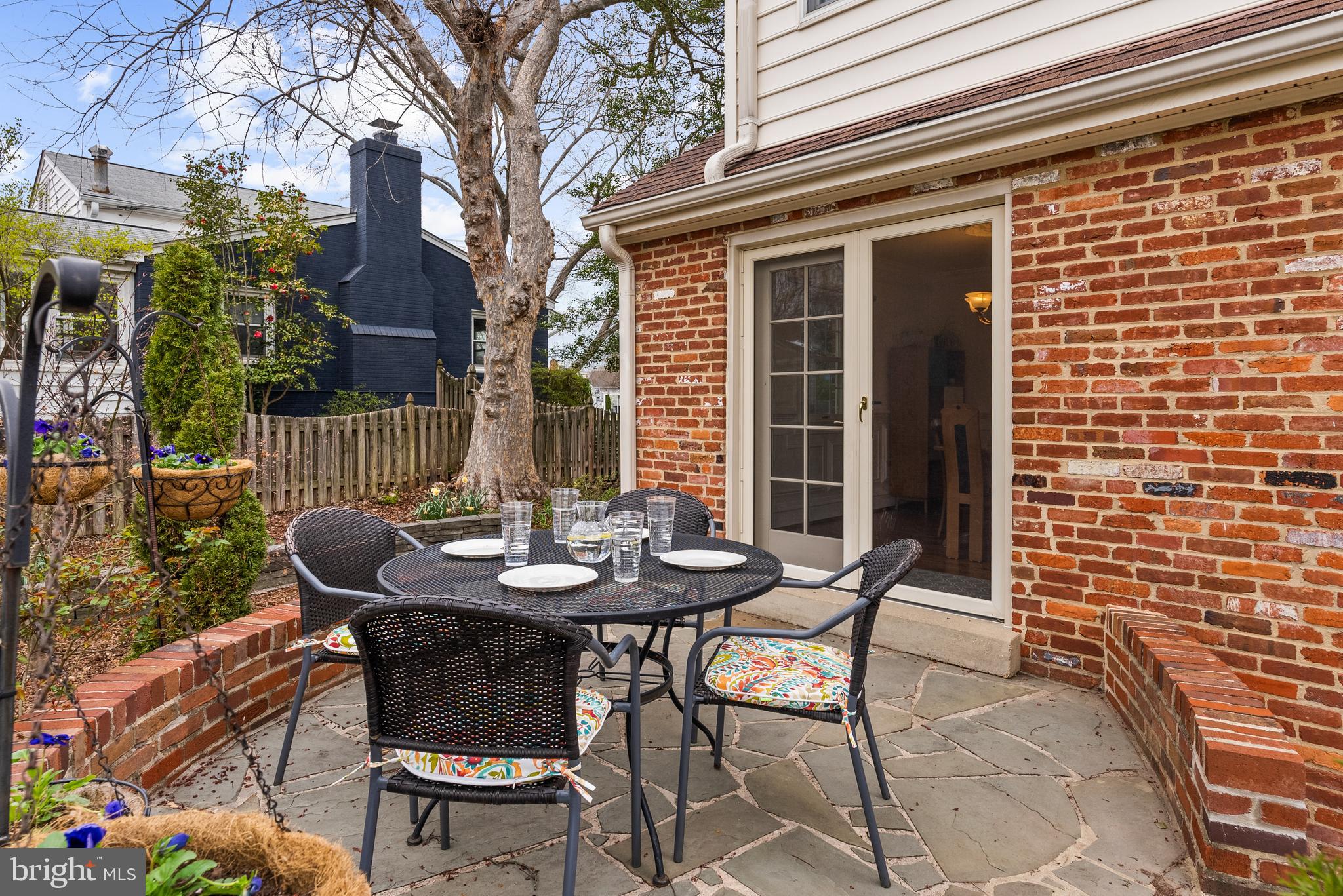 WAYNEWOOD - Residential