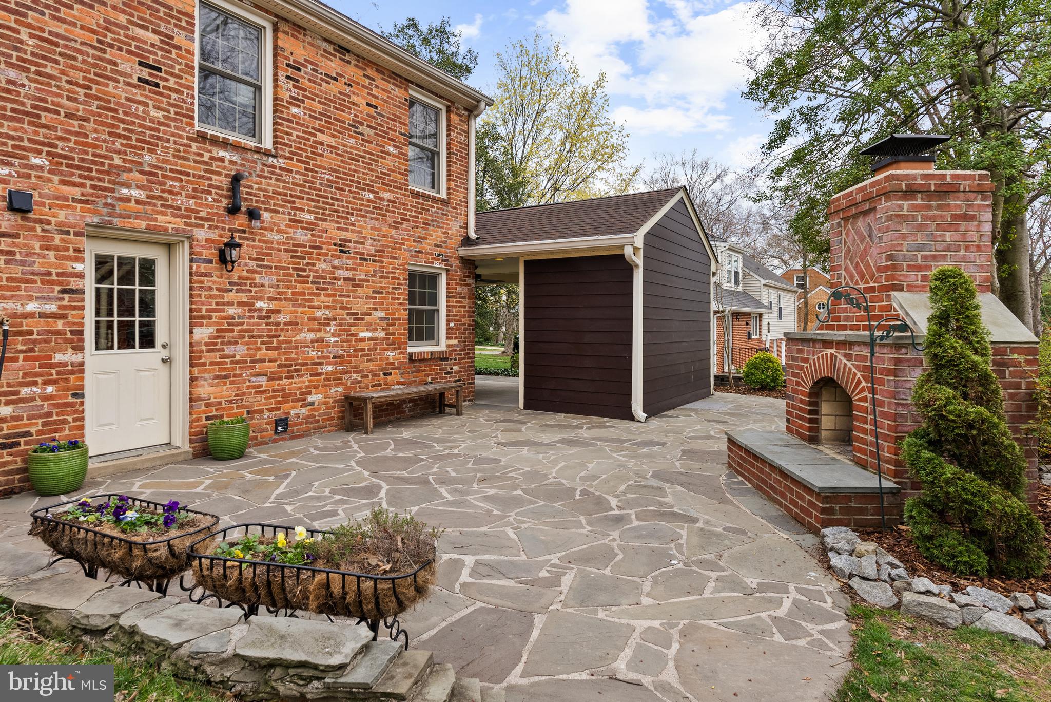 WAYNEWOOD - Residential