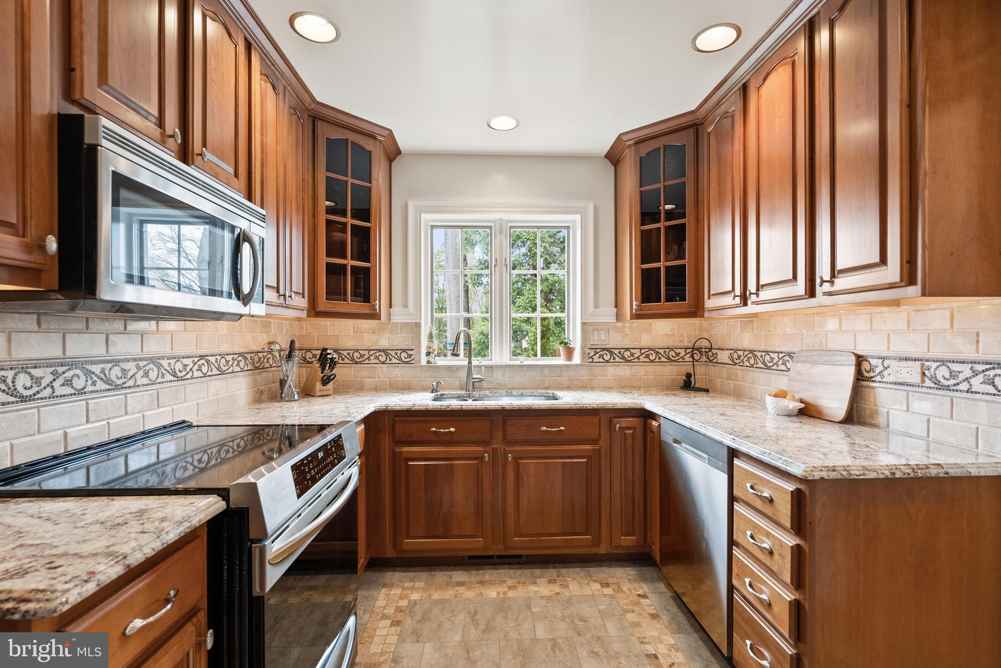 WAYNEWOOD - Residential