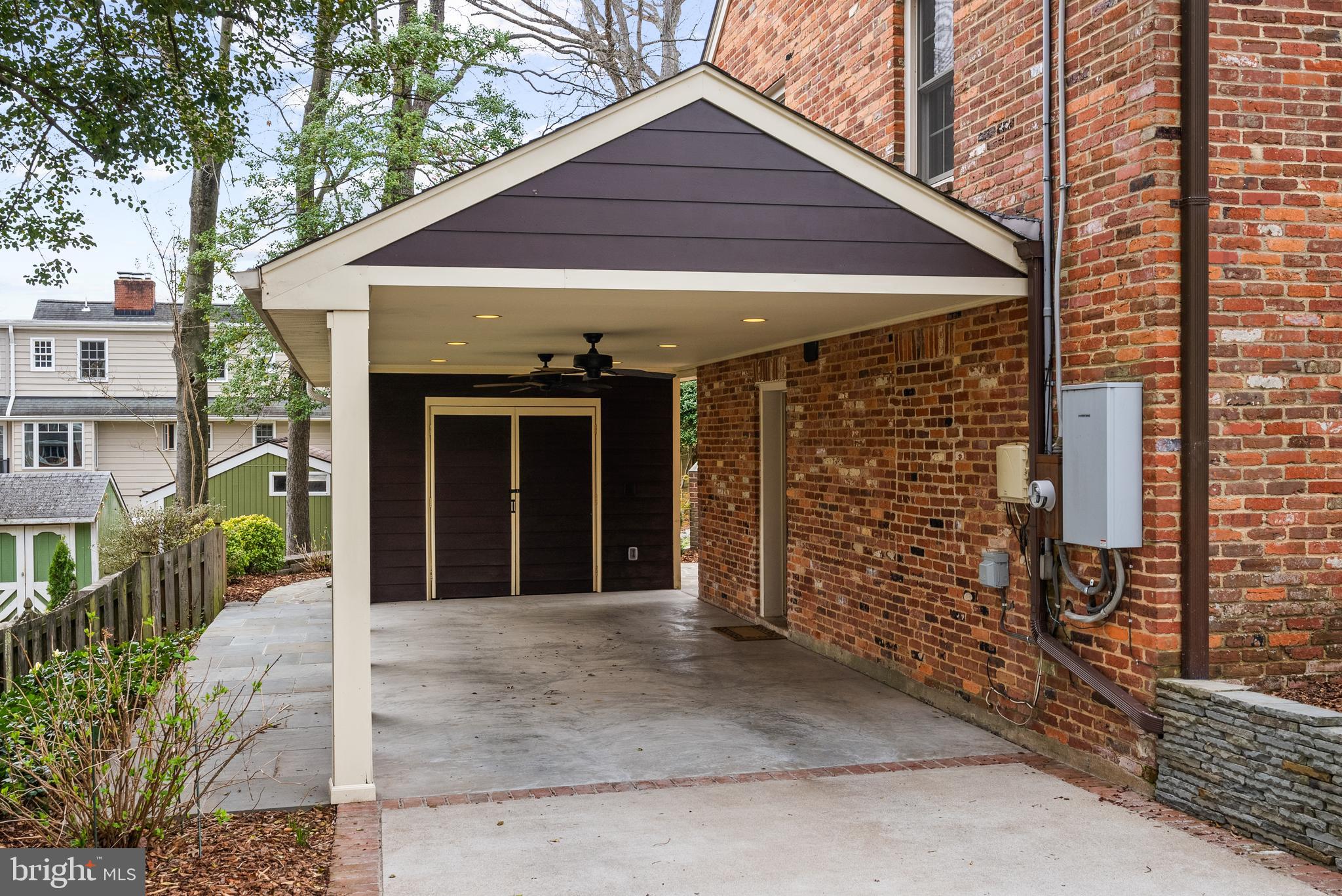 WAYNEWOOD - Residential