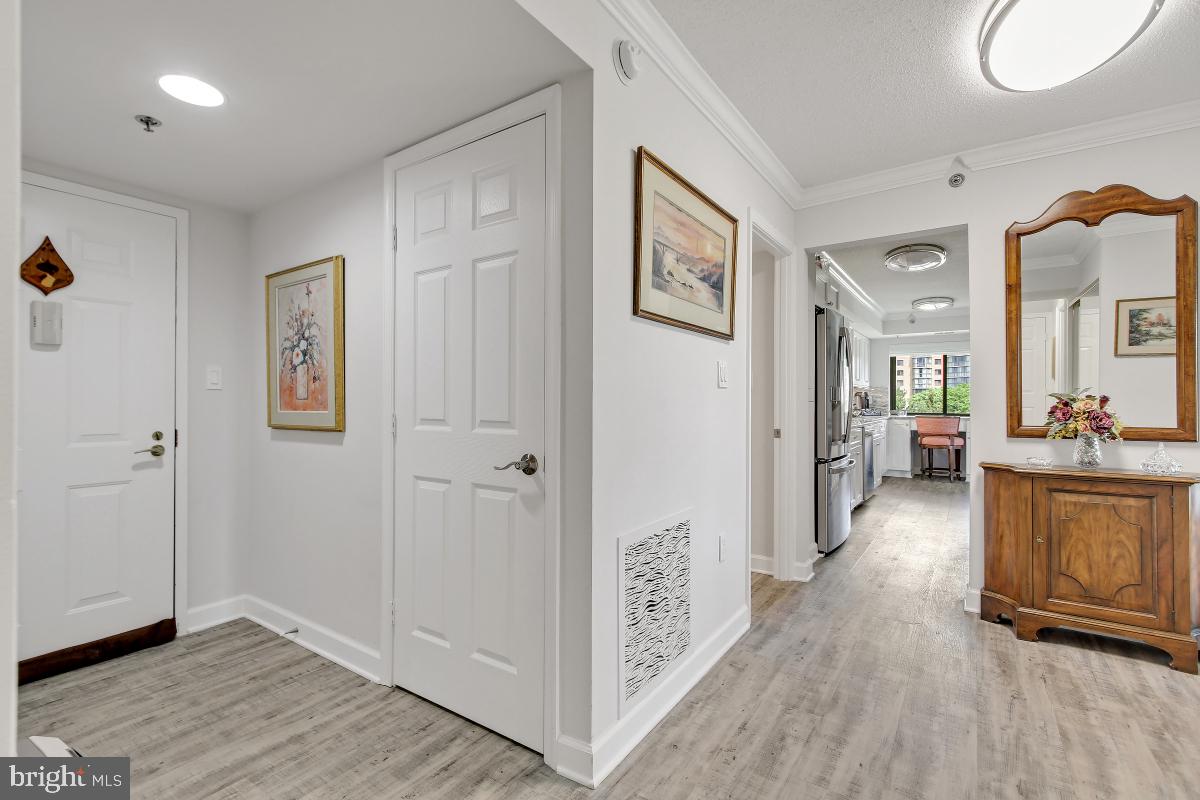 LEISURE WORLD - Residential