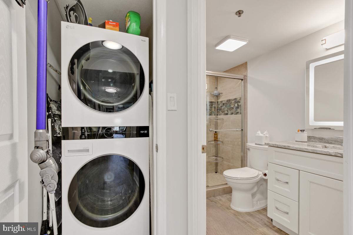 LEISURE WORLD - Residential