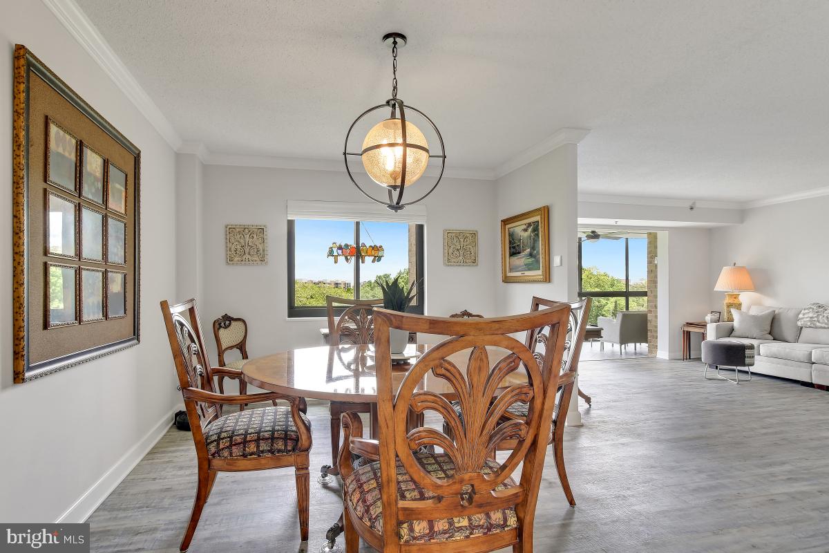 LEISURE WORLD - Residential