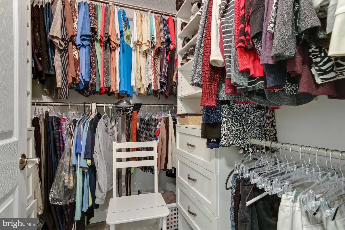 LEISURE WORLD - Residential