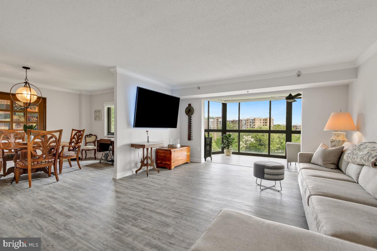 LEISURE WORLD - Residential