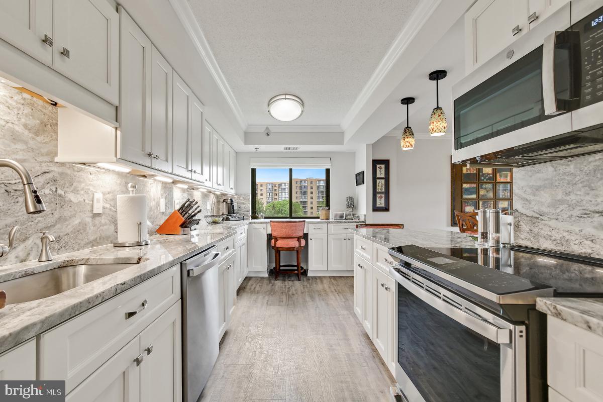 LEISURE WORLD - Residential