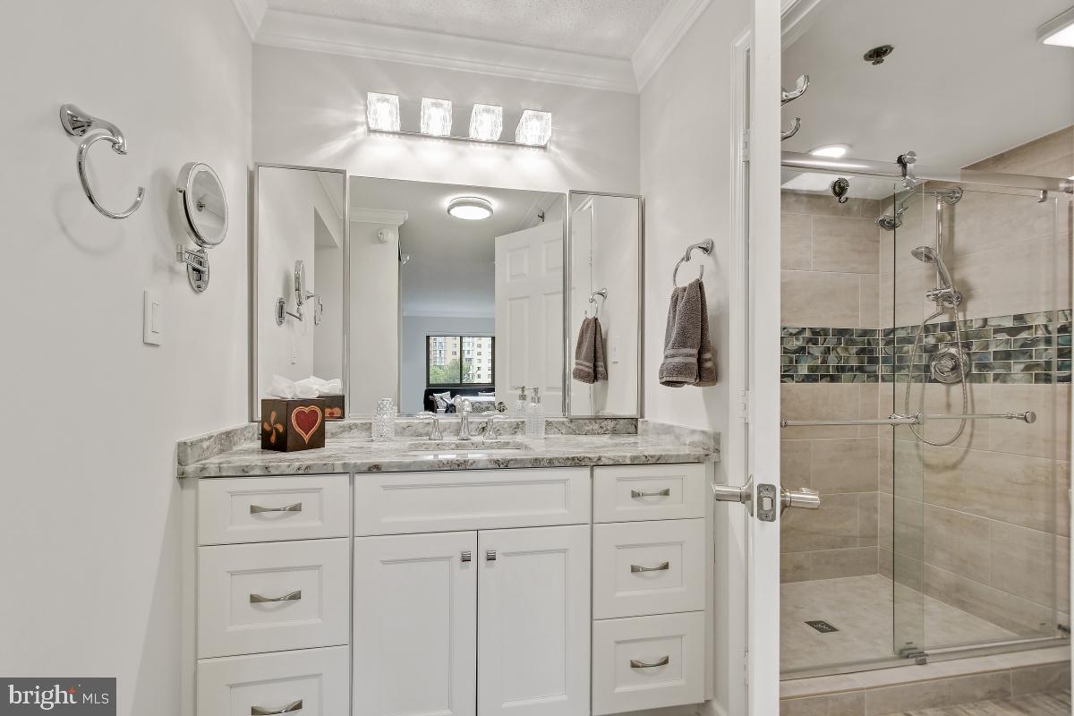 LEISURE WORLD - Residential