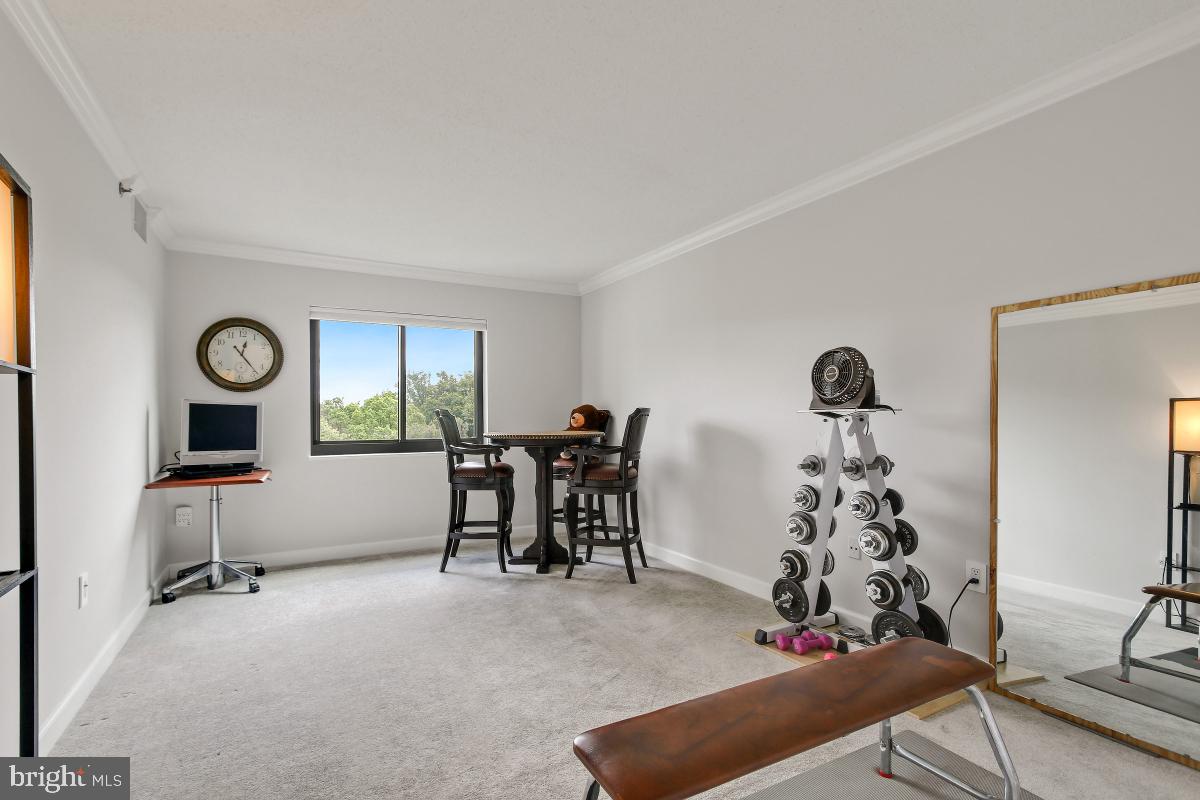 LEISURE WORLD - Residential