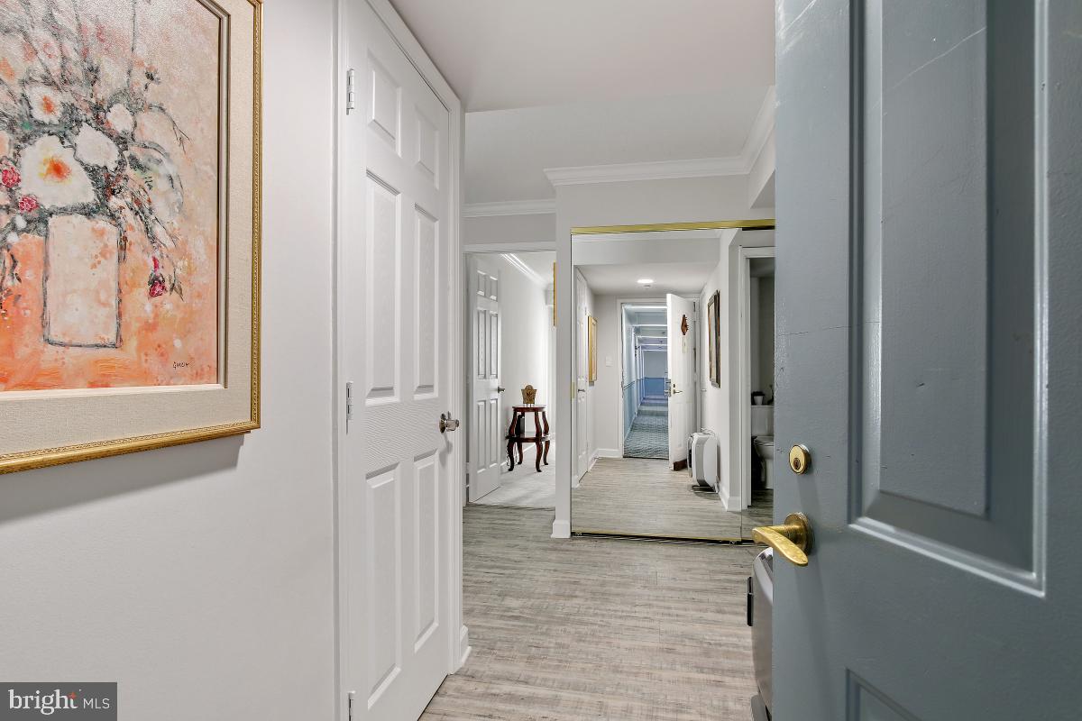 LEISURE WORLD - Residential