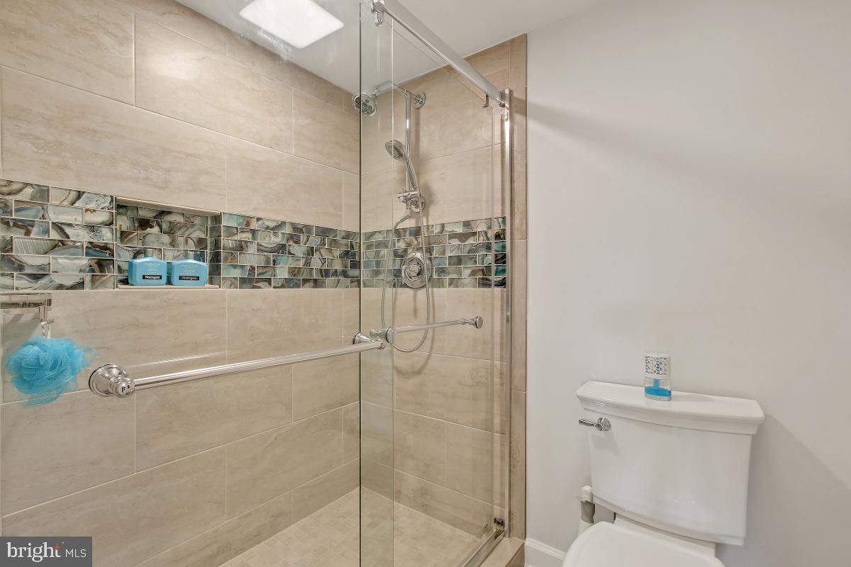 LEISURE WORLD - Residential