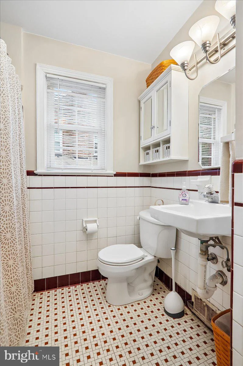 413 Lanark Way, Silver Spring, MD 20901 photo 2