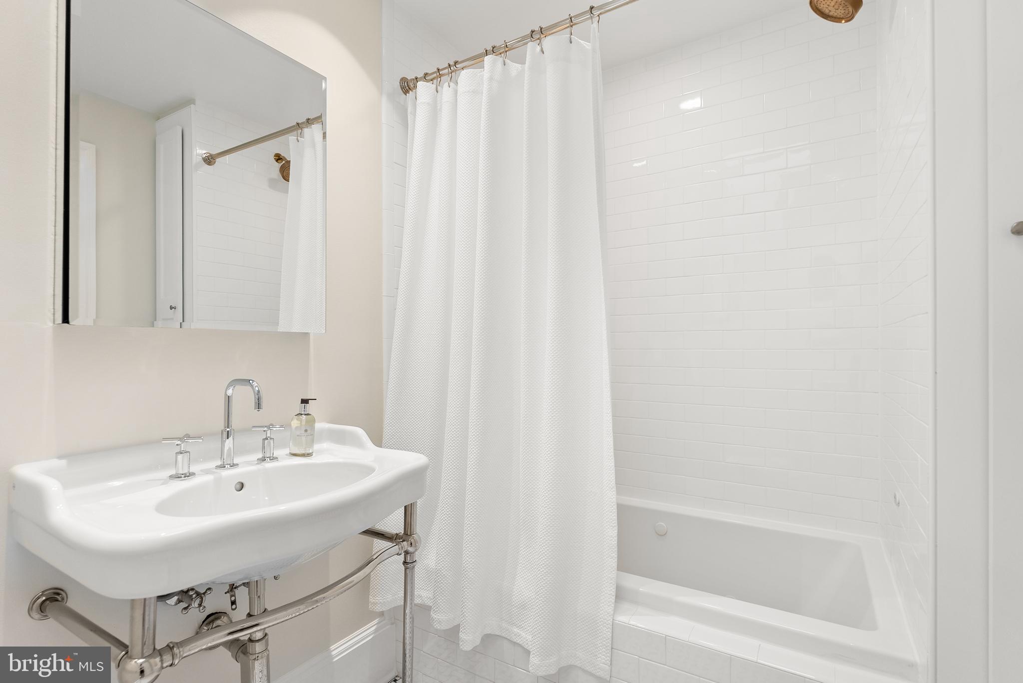 GEORGETOWN - Residential
