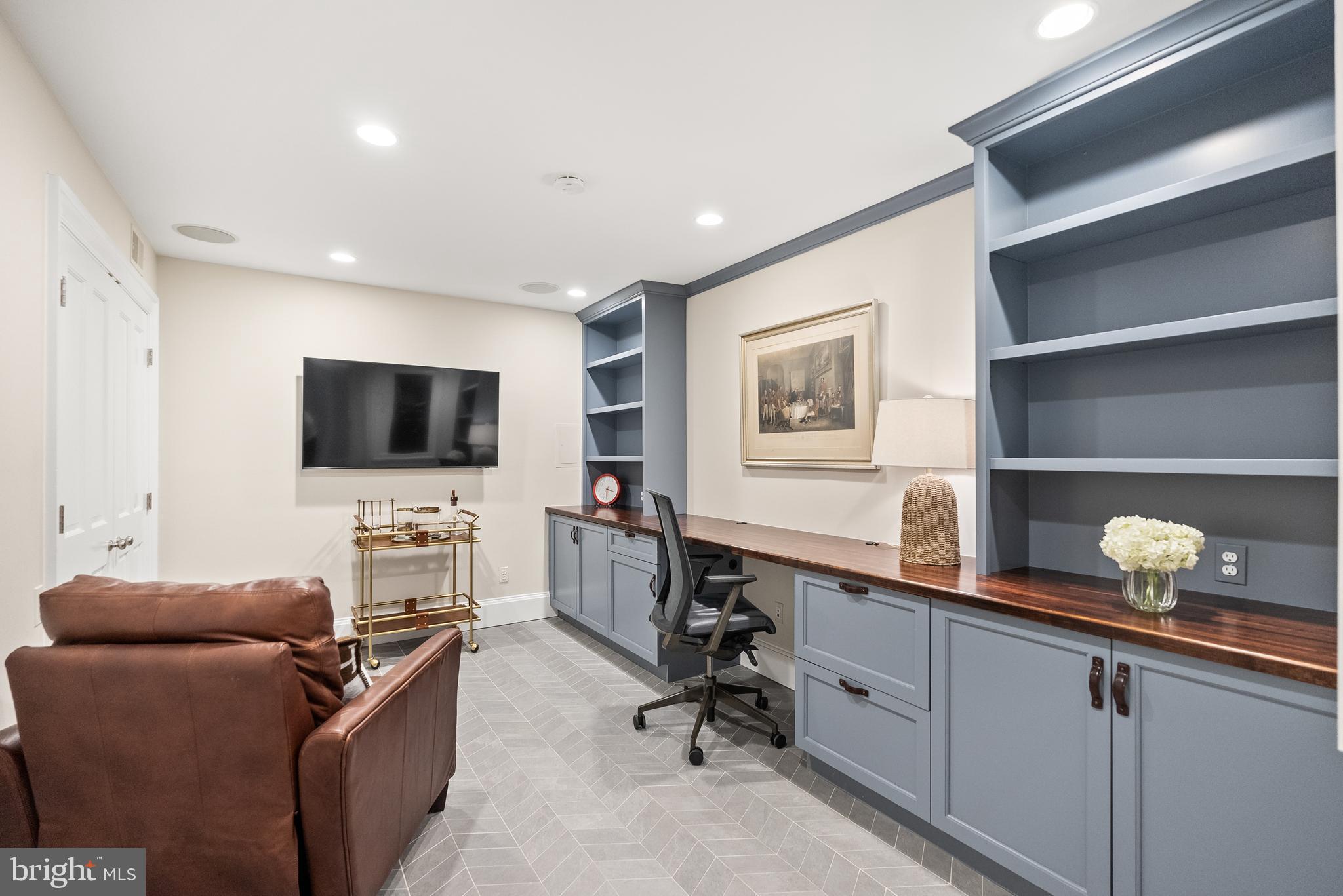 GEORGETOWN - Residential