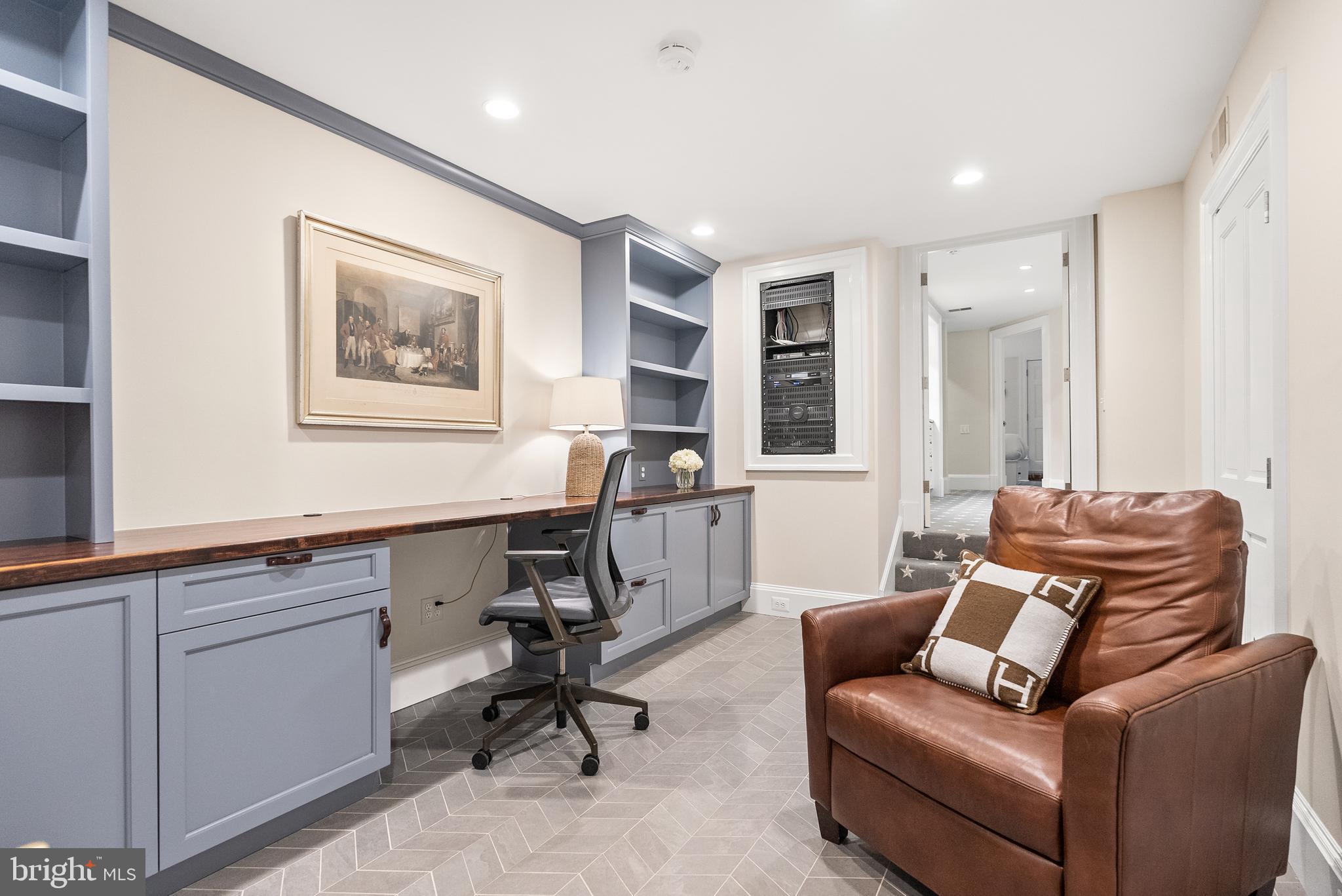 GEORGETOWN - Residential