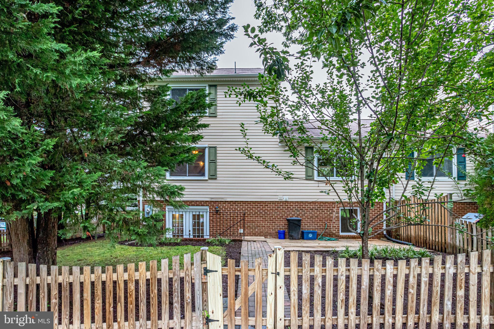 COURTS OF CHANDON - Residential