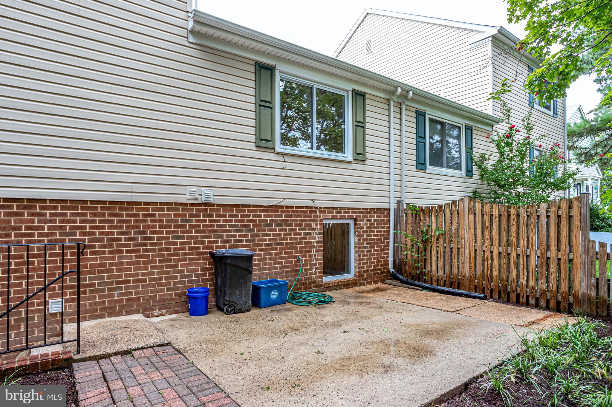 COURTS OF CHANDON - Residential