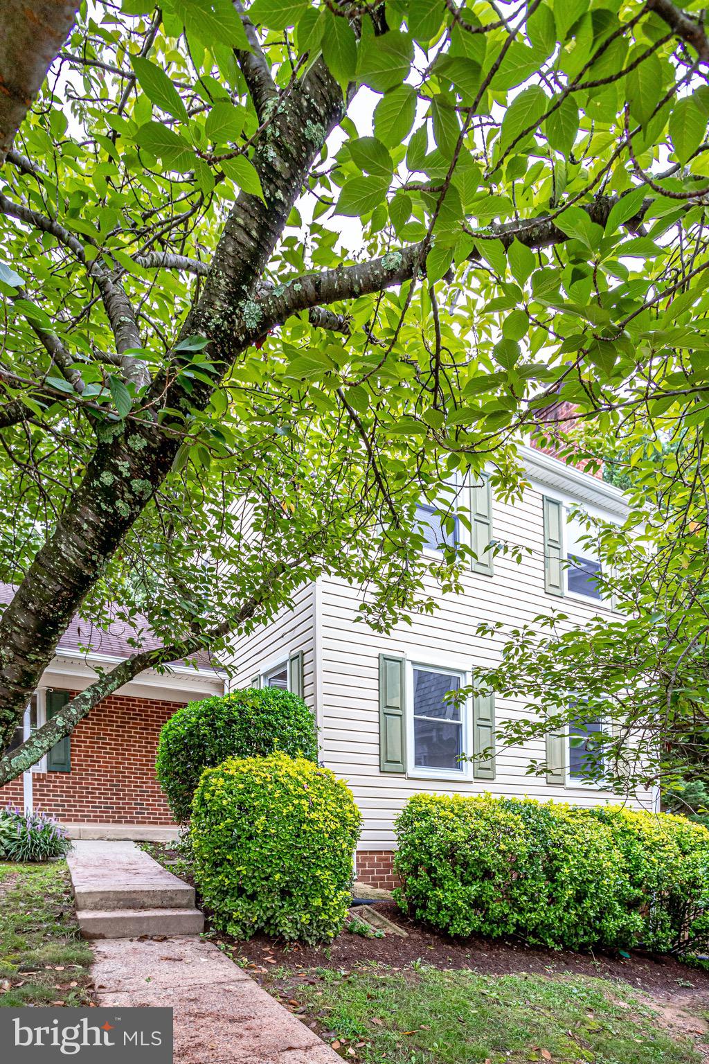 COURTS OF CHANDON - Residential