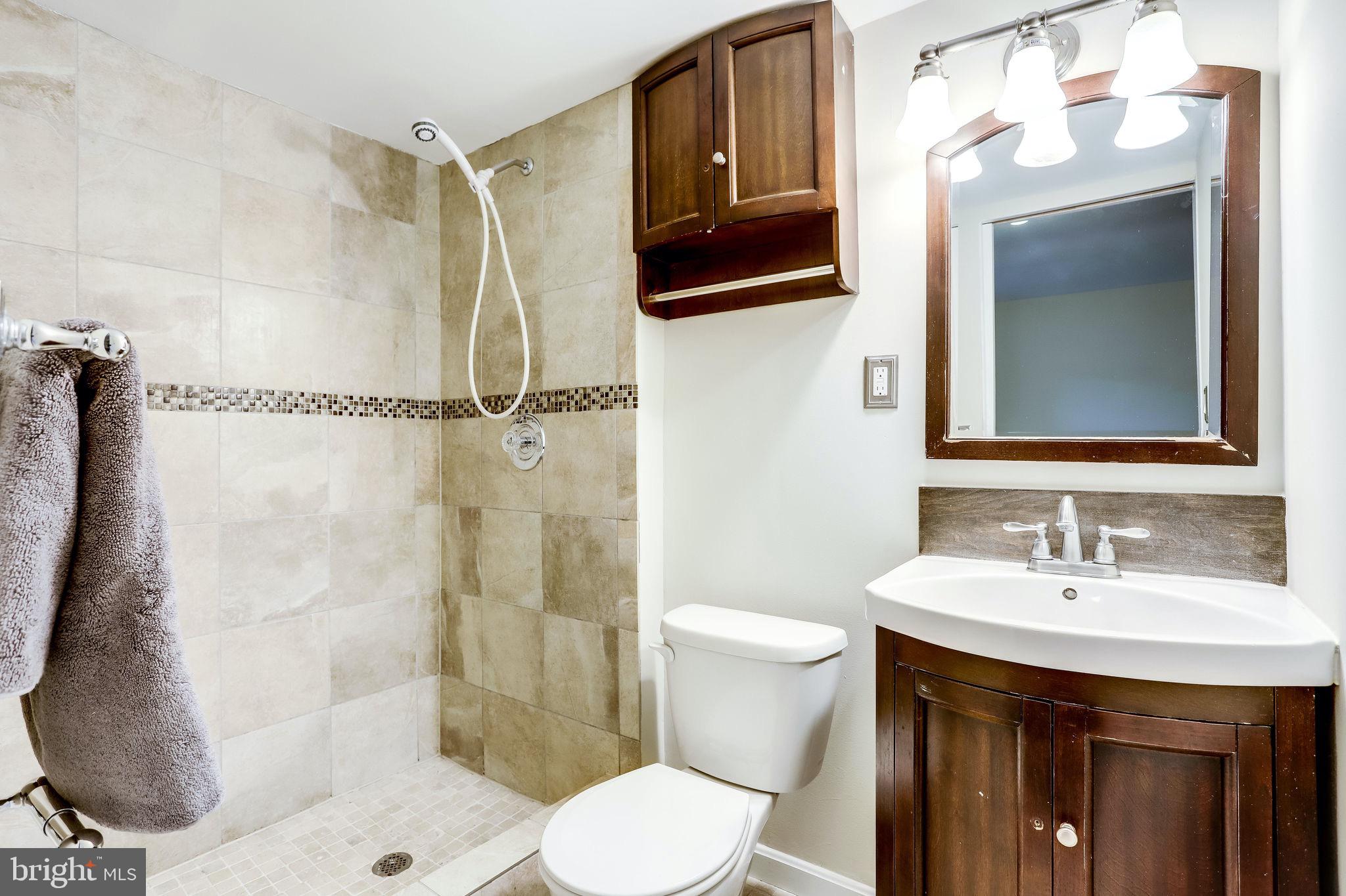 COURTS OF CHANDON - Residential