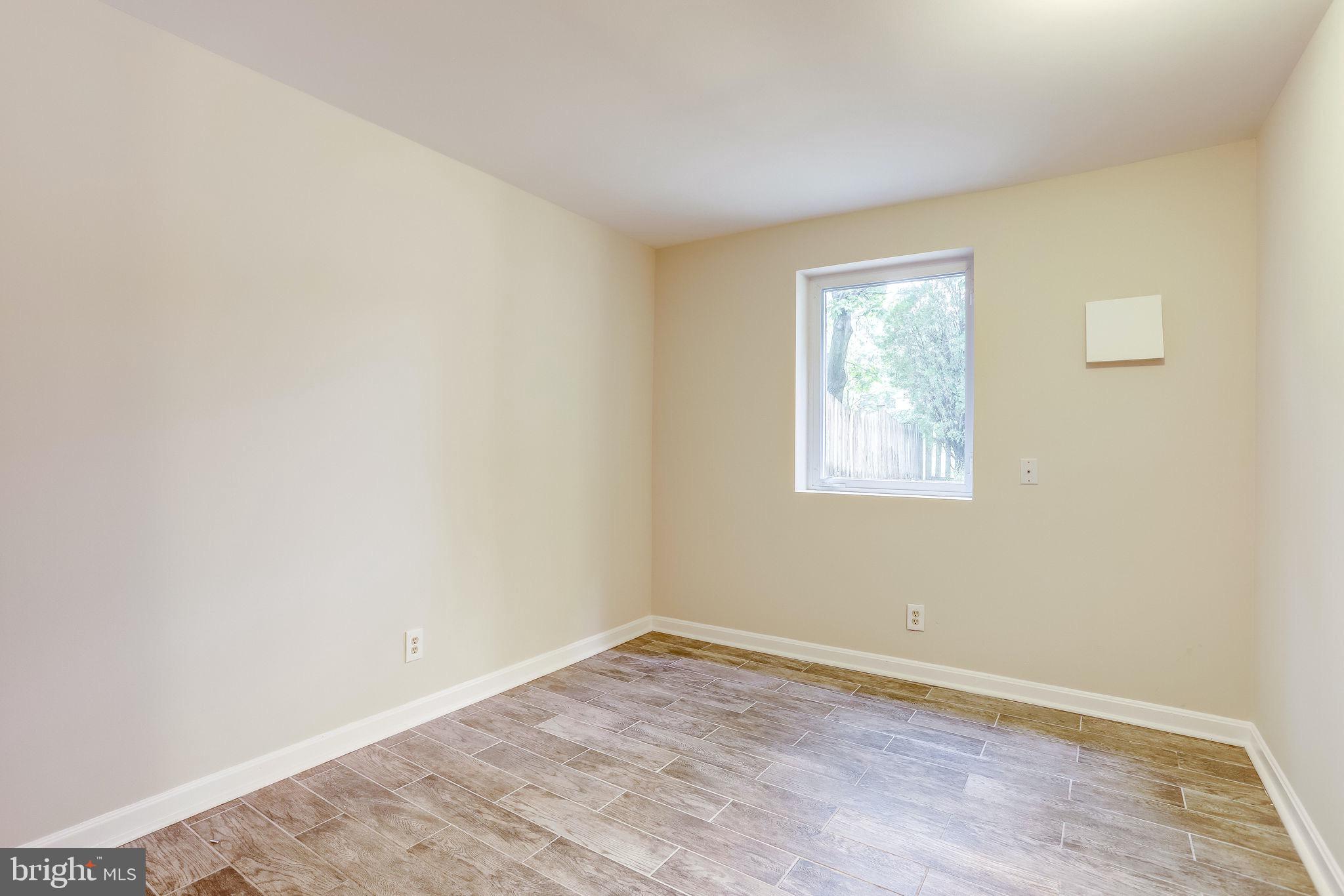 COURTS OF CHANDON - Residential