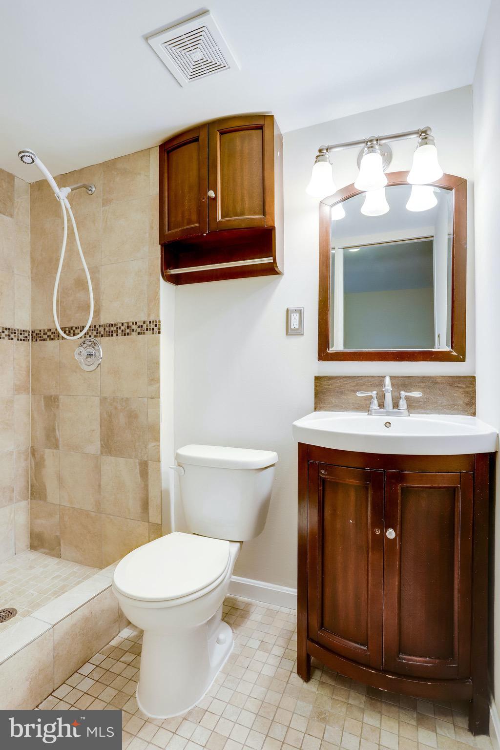 COURTS OF CHANDON - Residential