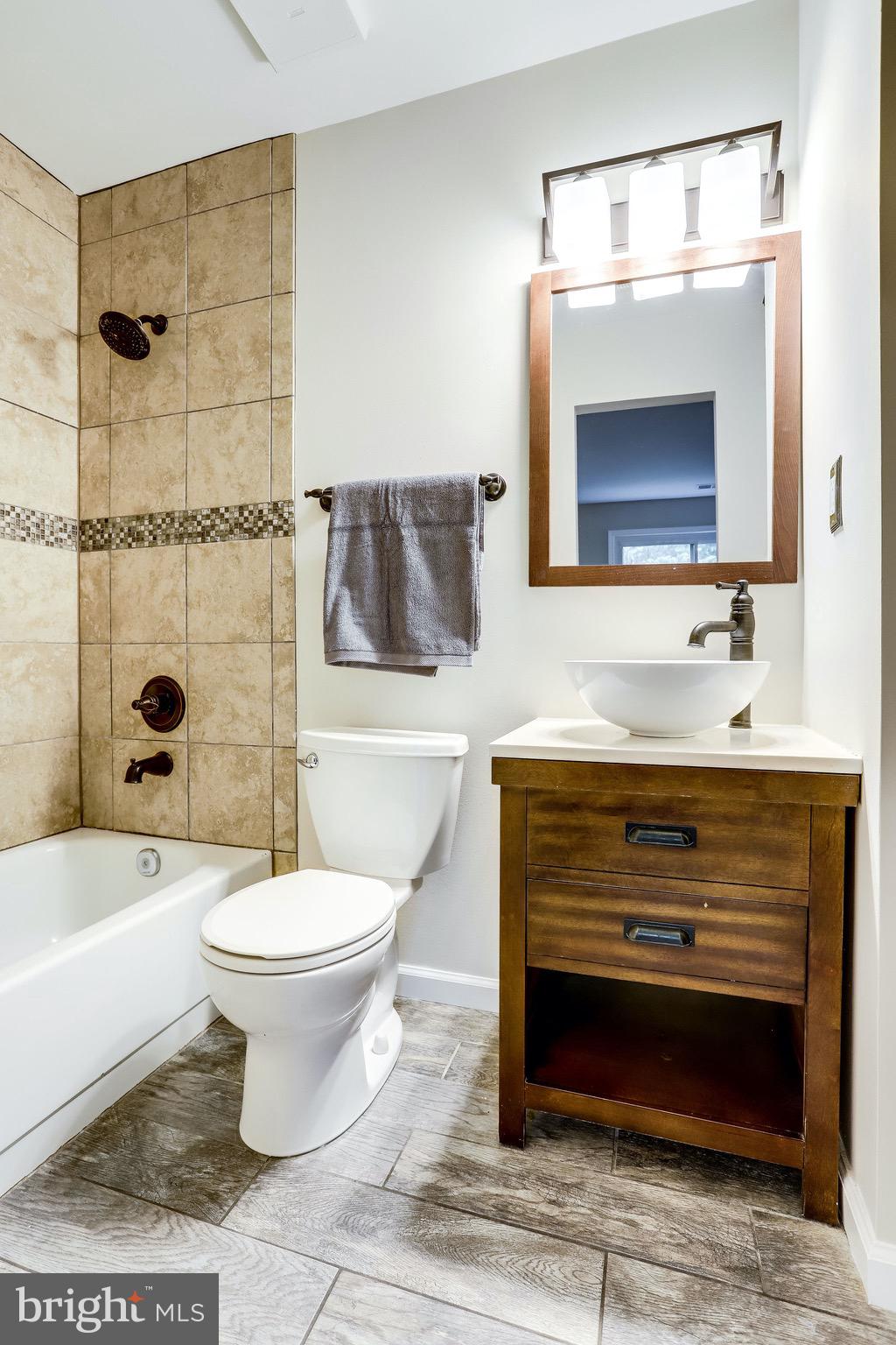 COURTS OF CHANDON - Residential