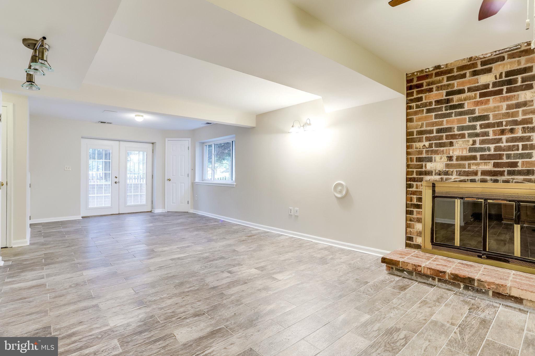 COURTS OF CHANDON - Residential