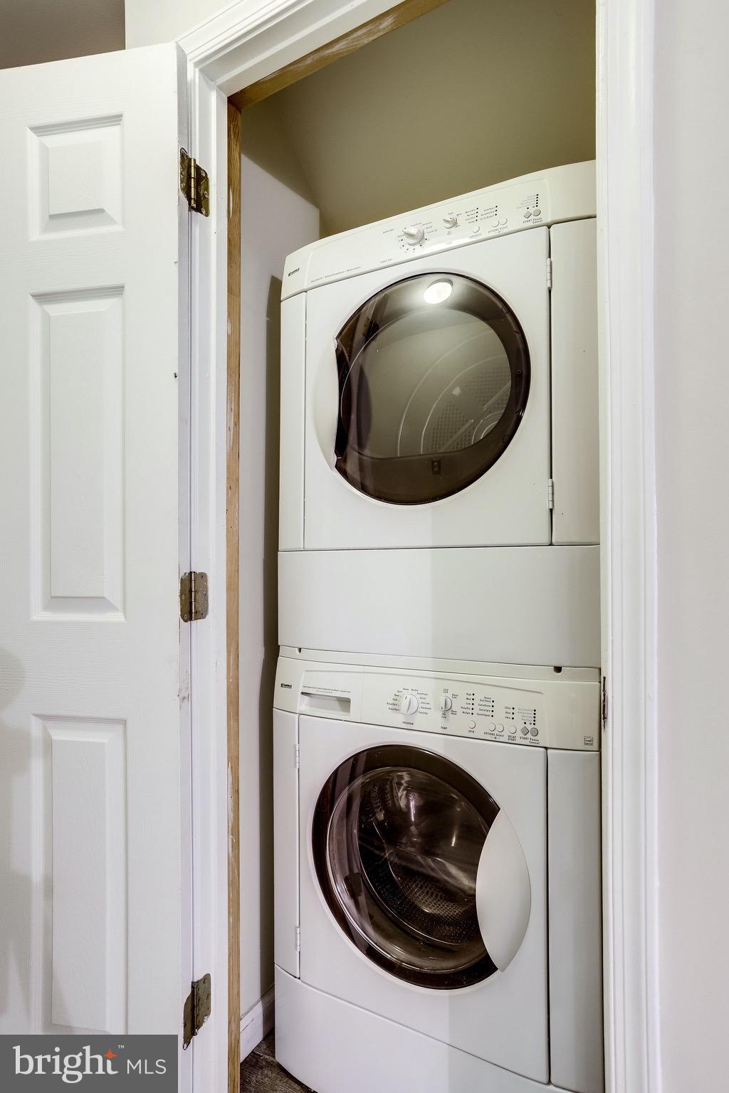 COURTS OF CHANDON - Residential