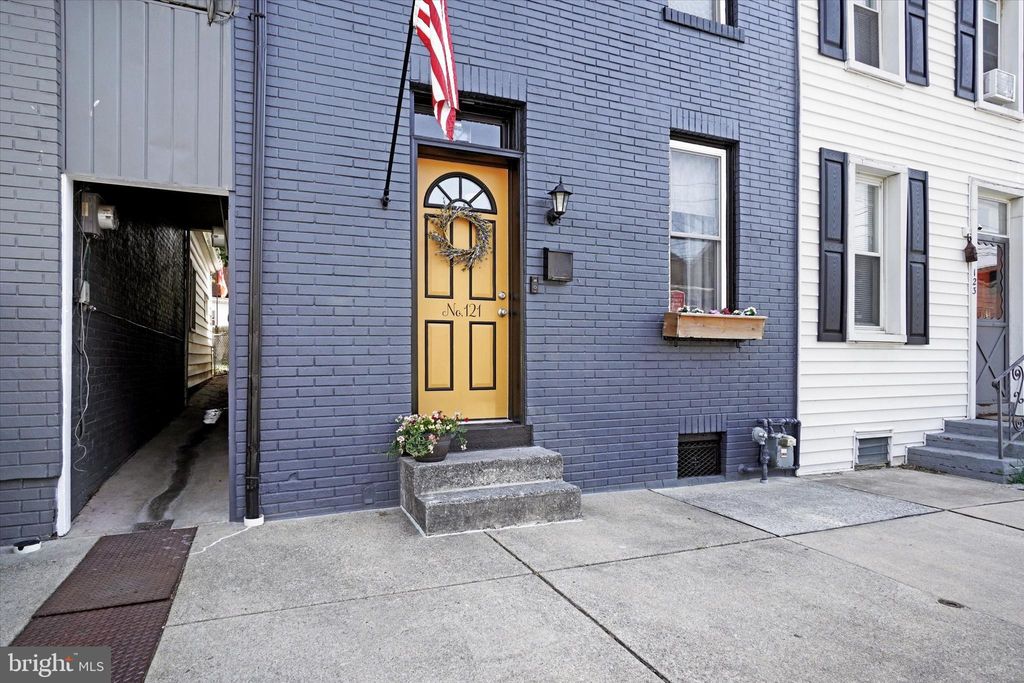 Photo of 121 S 5th Street, Columbia, PA 17512 (MLS # PALA2052954)