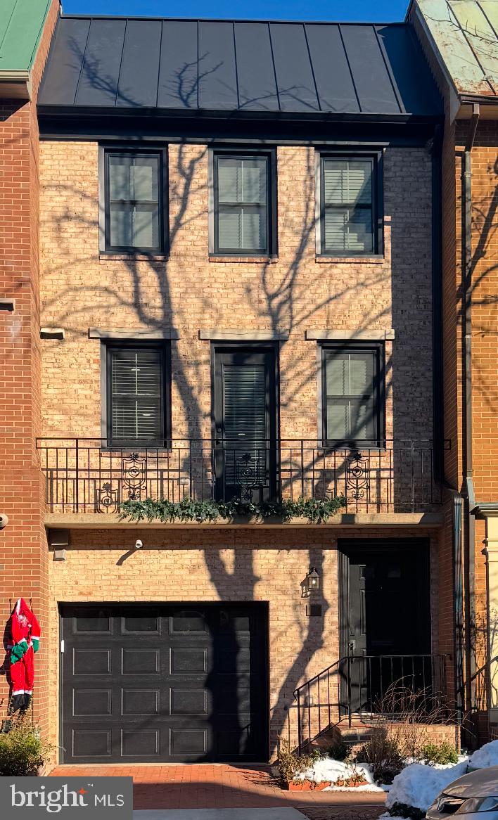 BRANDT TOWNHOUSE - Residential Lease