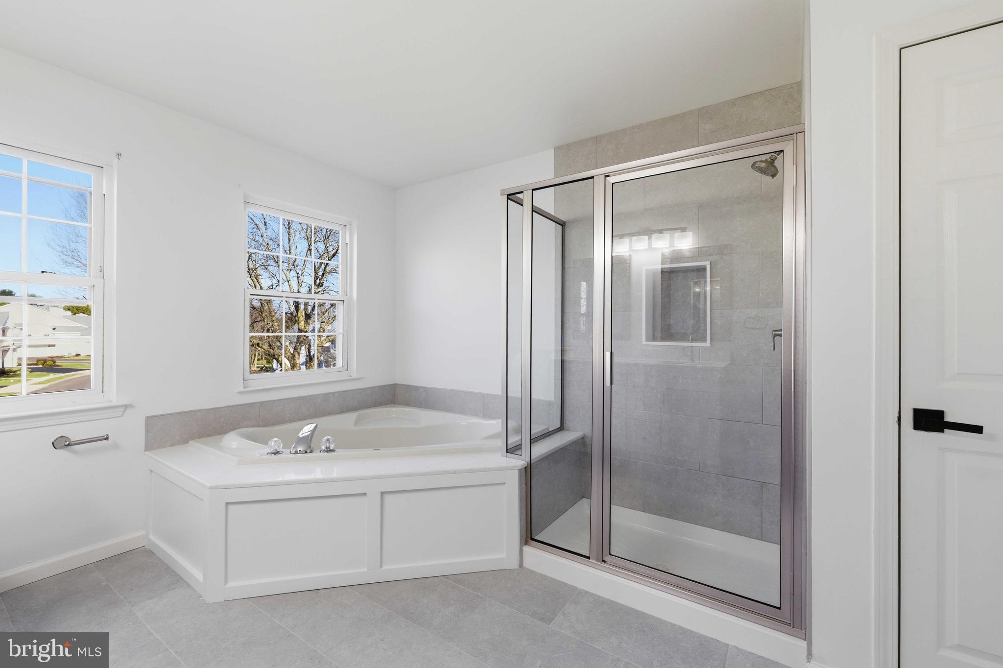 COUNTRY CROSSING - Residential