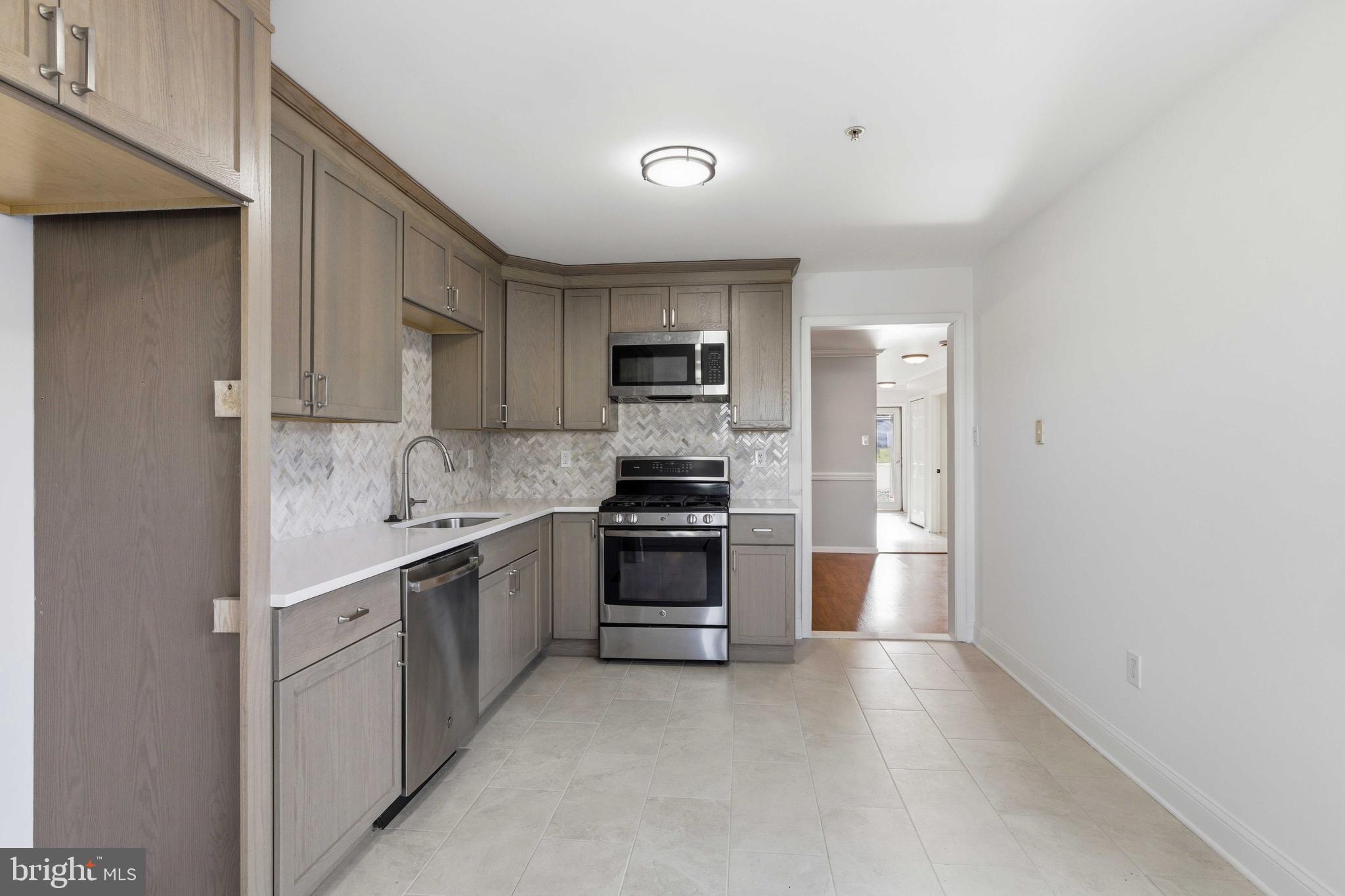 COUNTRY CROSSING - Residential