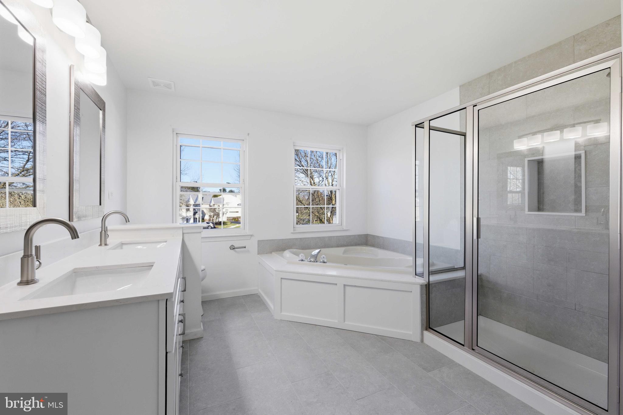 COUNTRY CROSSING - Residential