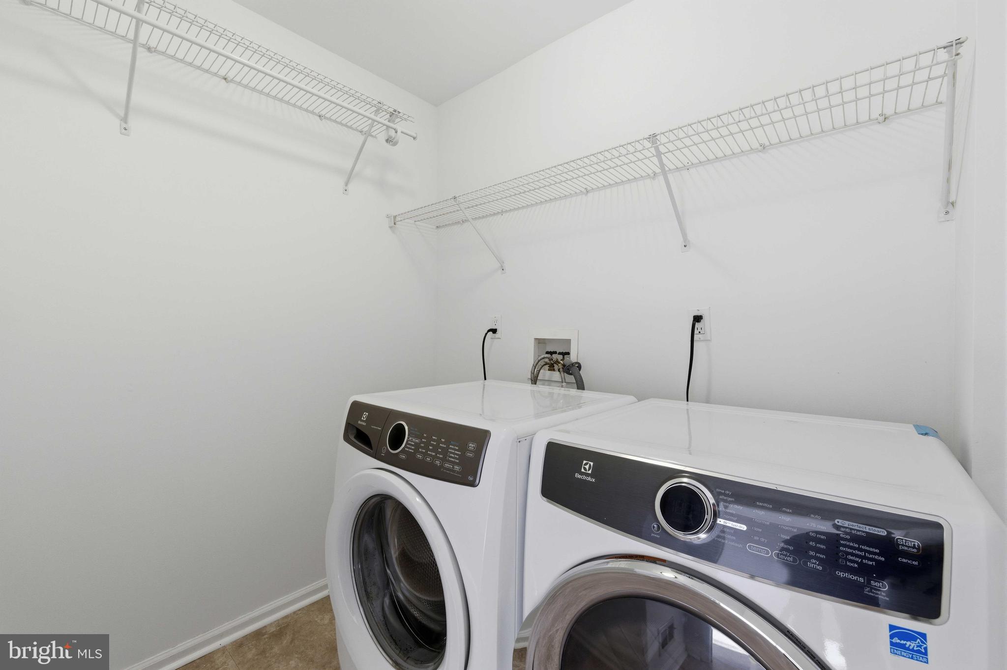 COUNTRY CROSSING - Residential