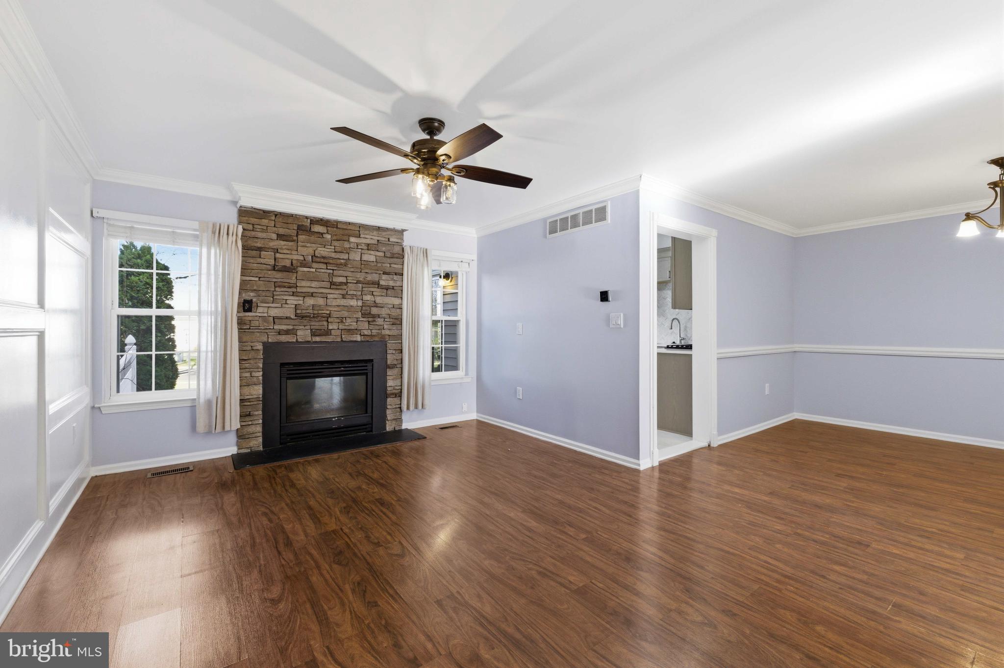 COUNTRY CROSSING - Residential