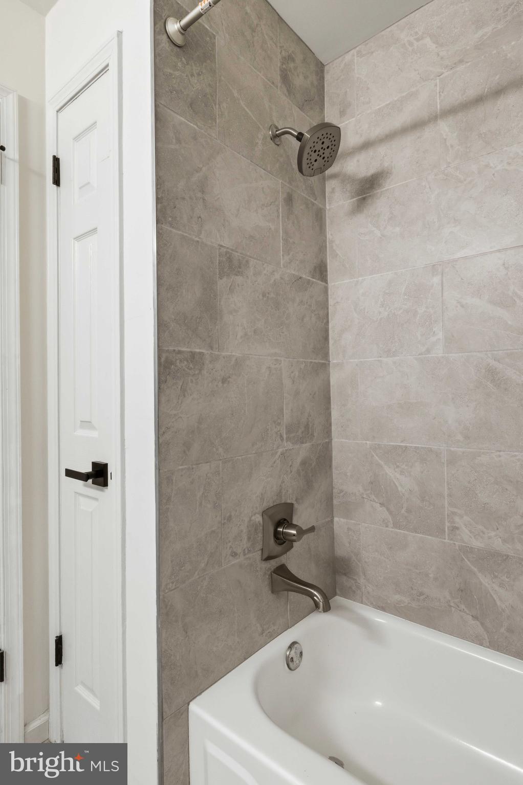 COUNTRY CROSSING - Residential