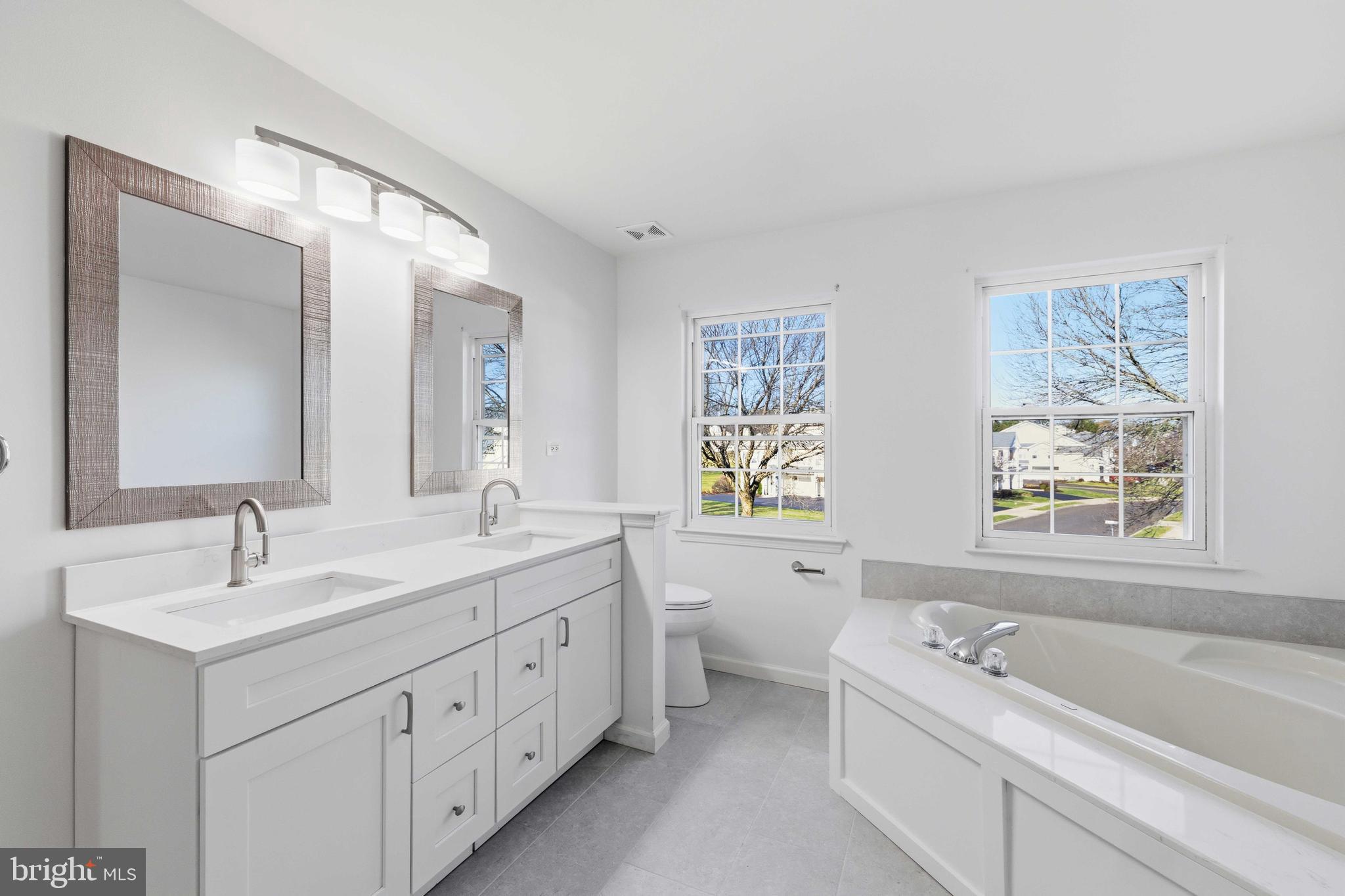 COUNTRY CROSSING - Residential