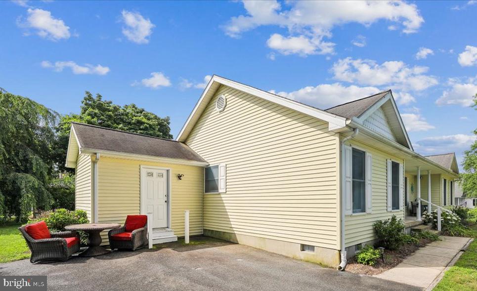736 HICKMAN DRIVE