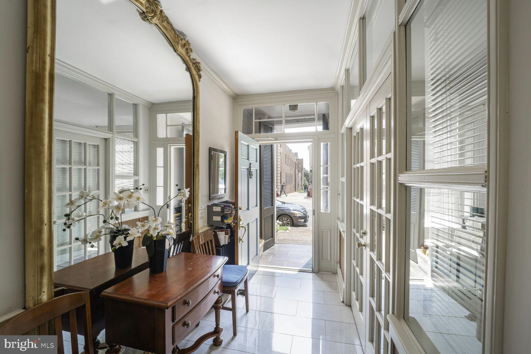 109 S FAIRFAX STREET
